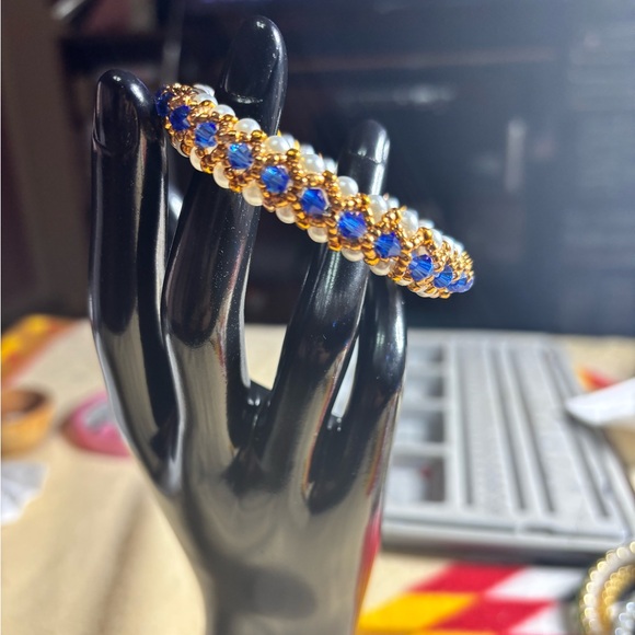 Hand Crafted Pearl and Blue Beaded Bangle Bracelet size medium - Picture 10 of 10